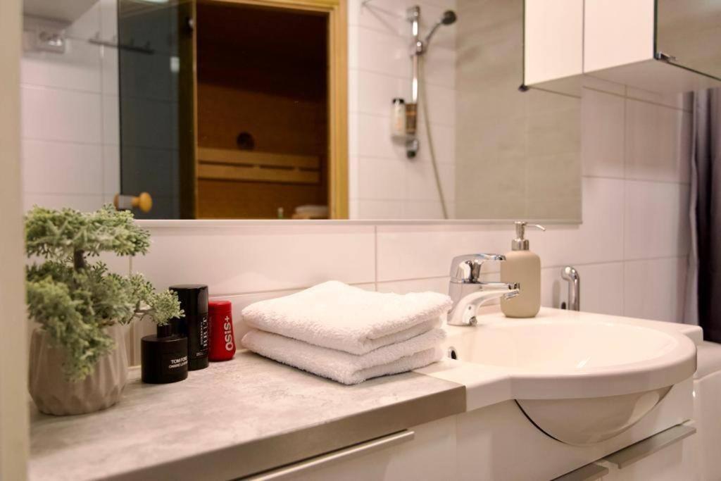 1Br Suite - King Size Bed - Wi-Fi - Gym & Sauna 로바니에미 외부 사진